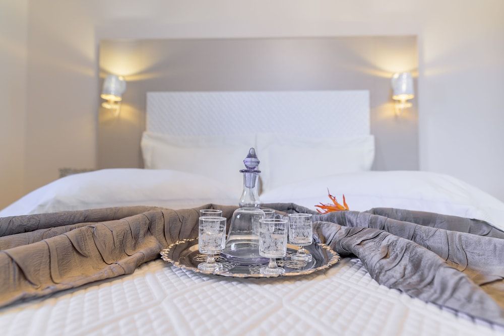 Luxury Suite (Erato)