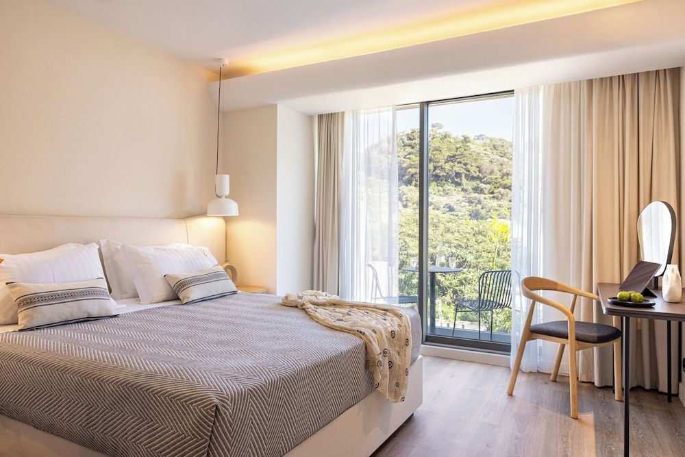 Erato by Samian Mare Design Double or Twin Room 7