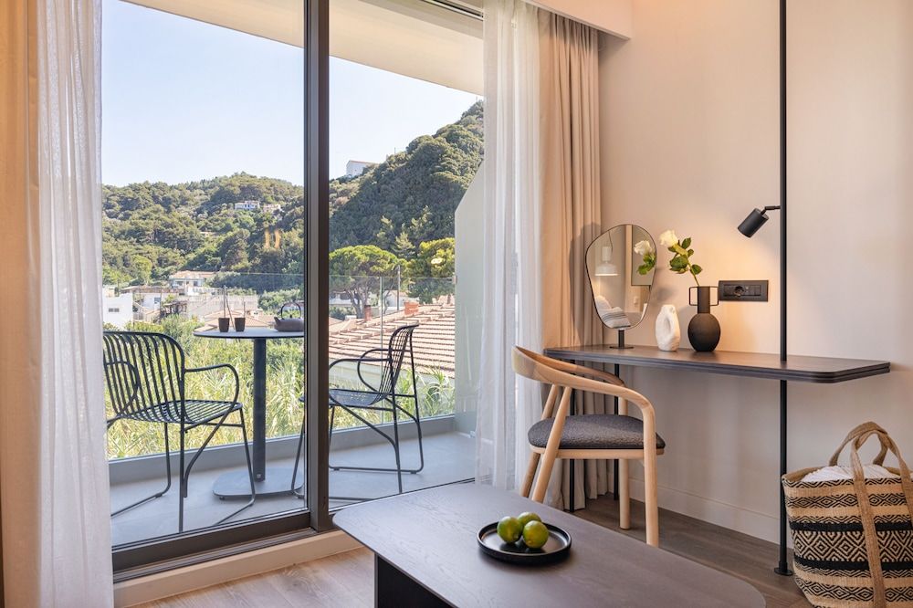 Erato by Samian Mare Design Double or Twin Room 10