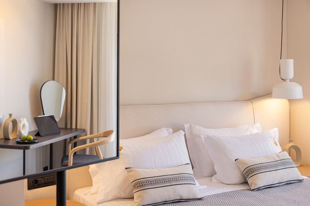 Erato by Samian Mare Design Double or Twin Room 4