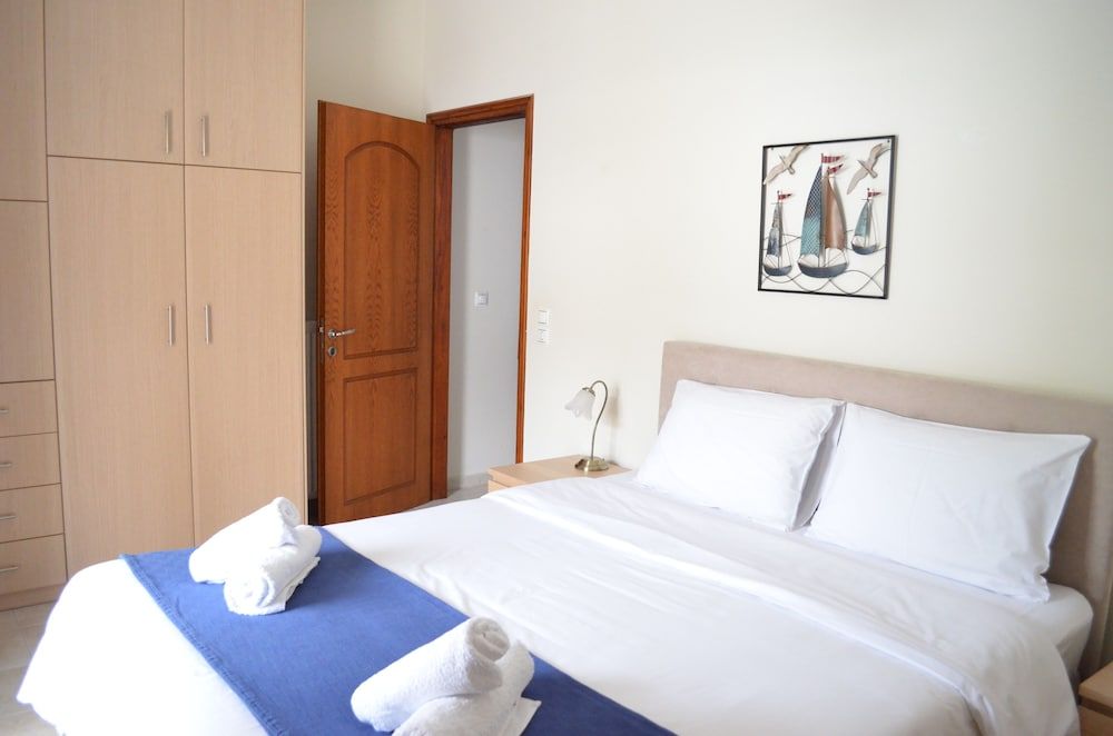 Blue Ark Aigeira Flat & Studio Comfort Apartment, 3 Bedrooms, Sea View 6