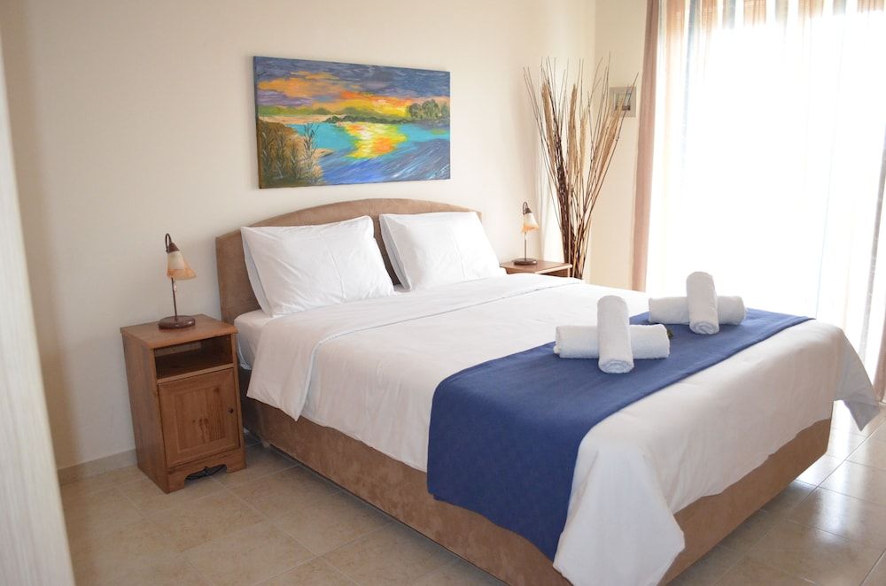 Blue Ark Aigeira Flat & Studio Comfort Apartment, 3 Bedrooms, Sea View 5