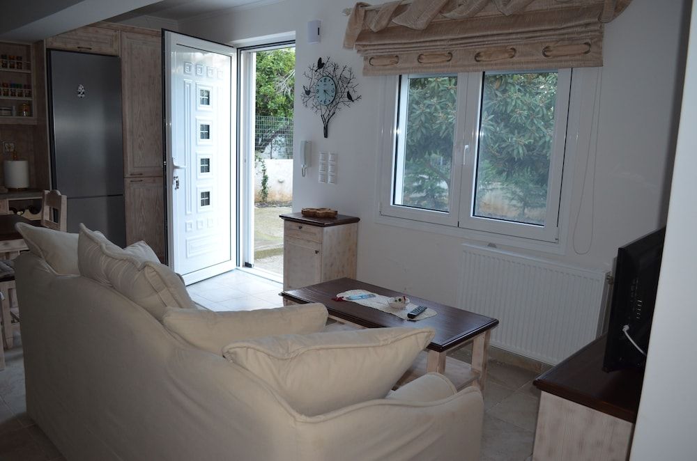 Blue Ark Aigeira Flat & Studio Romantic Studio, Garden View 18