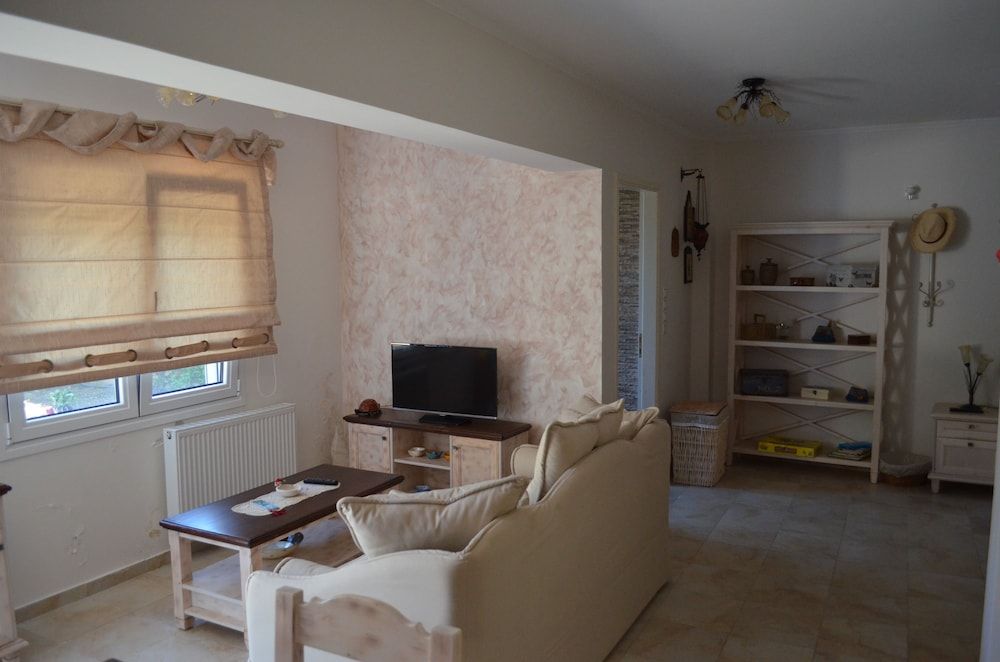 Blue Ark Aigeira Flat & Studio Romantic Studio, Garden View 19