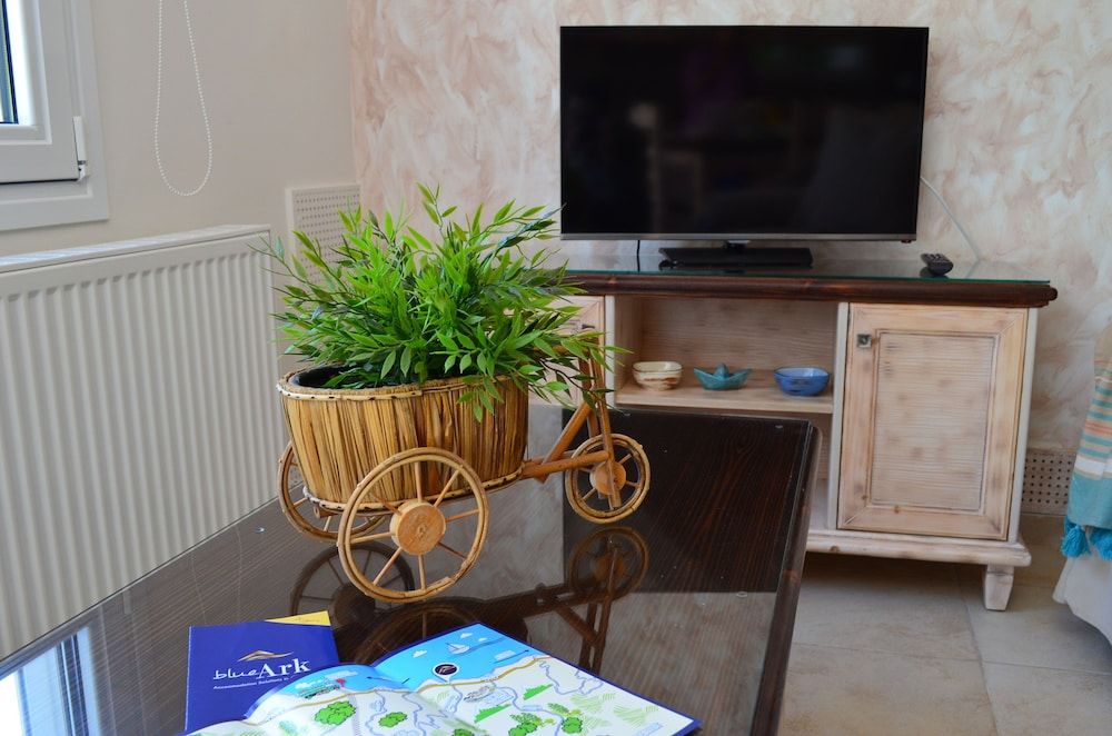 Blue Ark Aigeira Flat & Studio Romantic Studio, Garden View 20