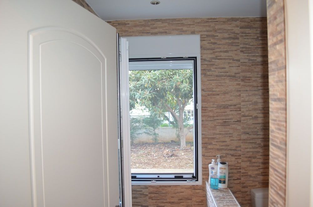 Blue Ark Aigeira Flat & Studio Romantic Studio, Garden View 9