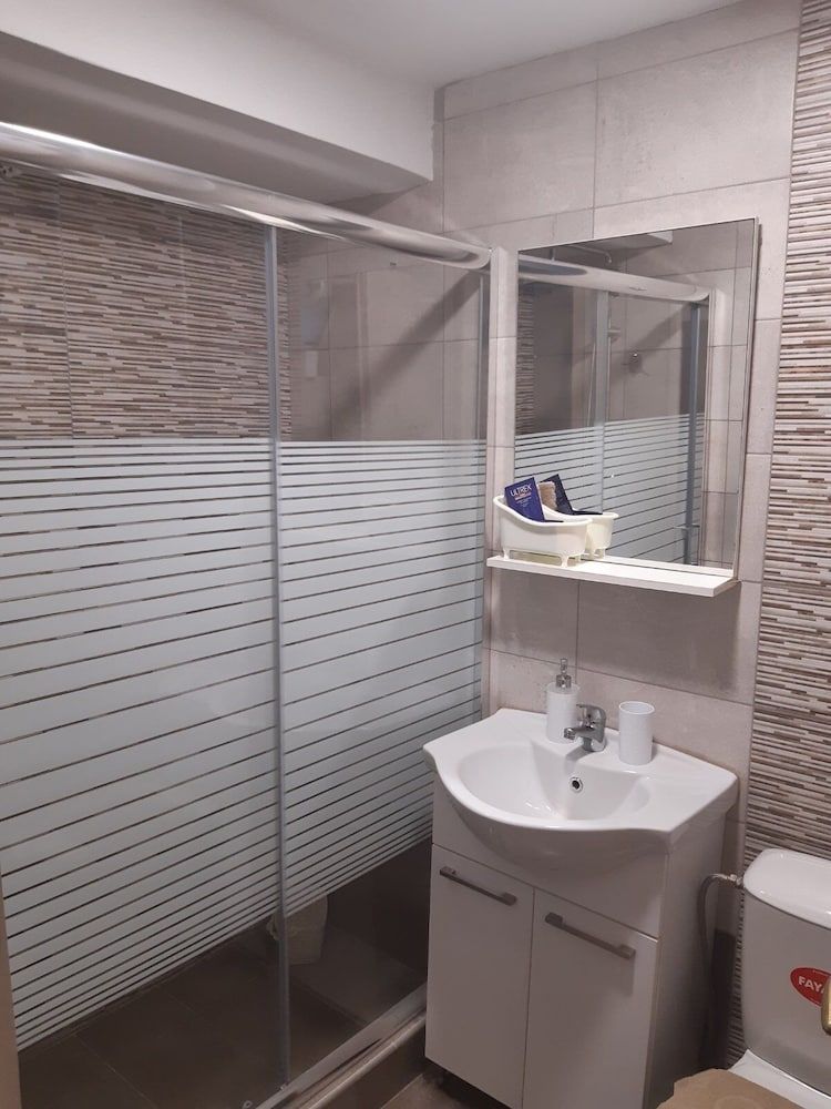 Giota Rooms Basic Triple Room 4