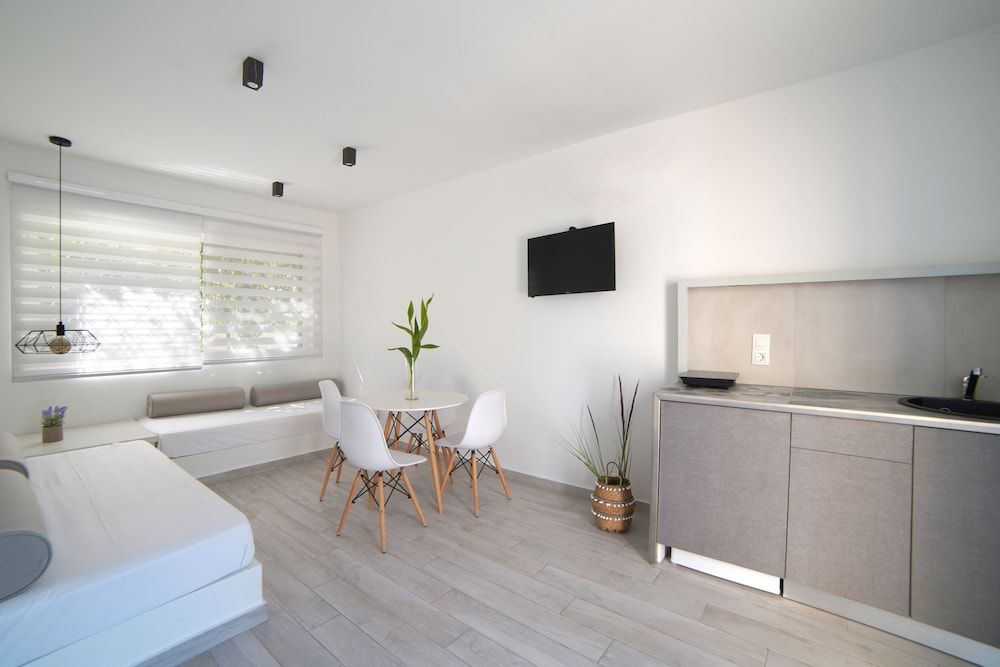 Superior Apartment (9-10)