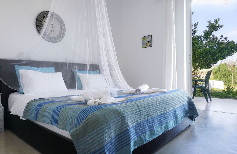 Double Room, Garden View, Ground Floor (King)