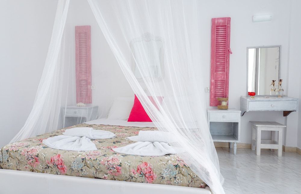 Double Room, Partial Sea View, Ground Floor