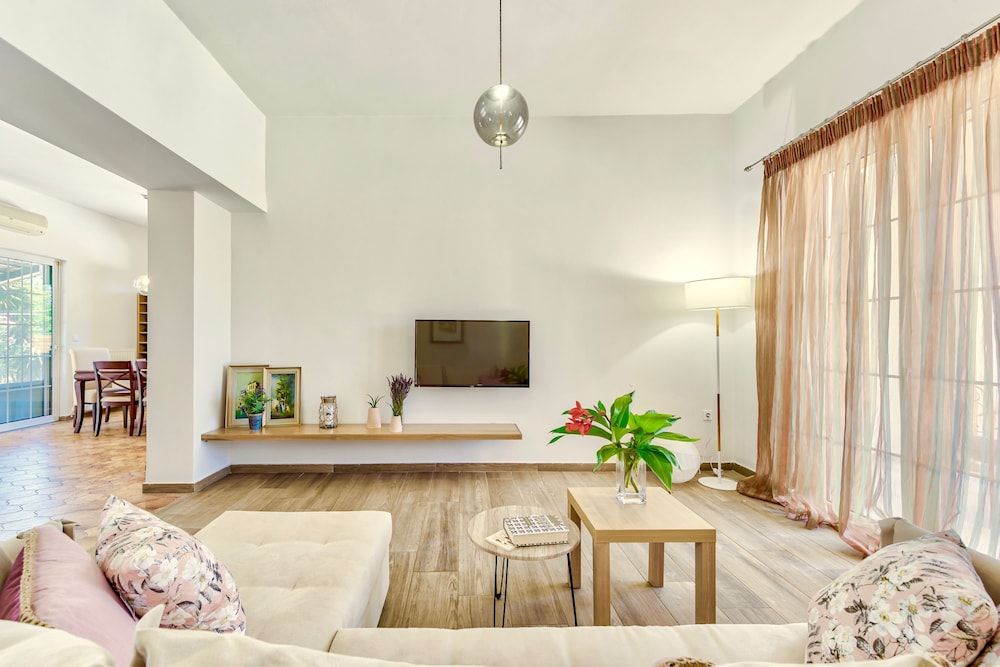 Comfort Villa, 5 Bedrooms, Private Pool