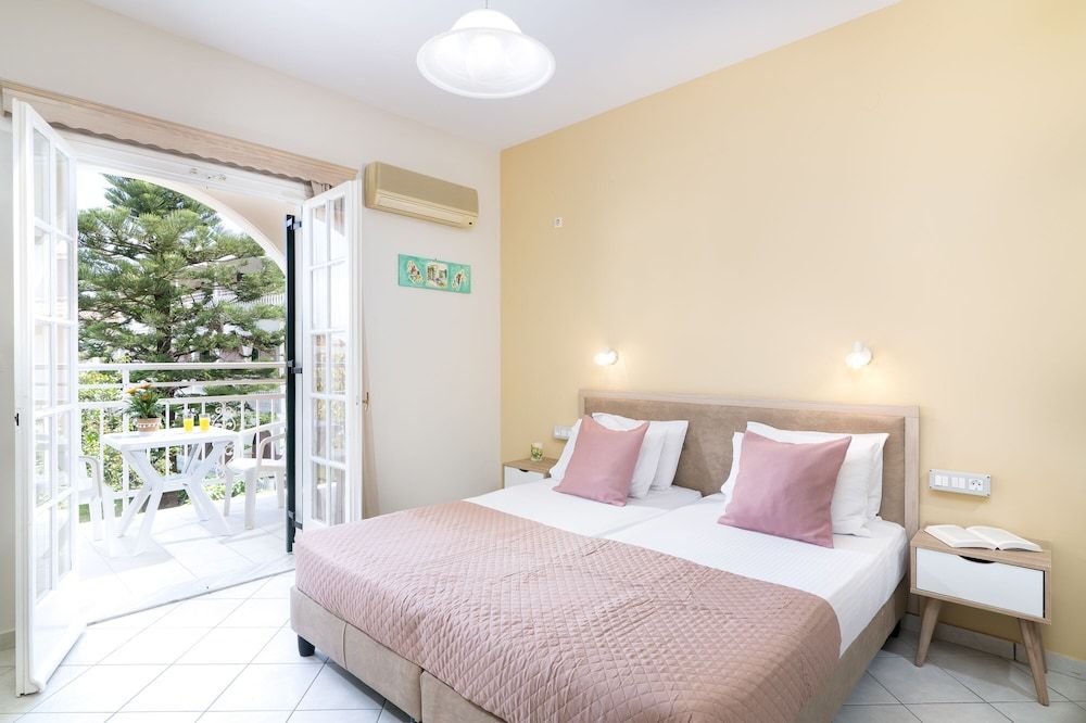 Standard Double or Twin Room, Garden View