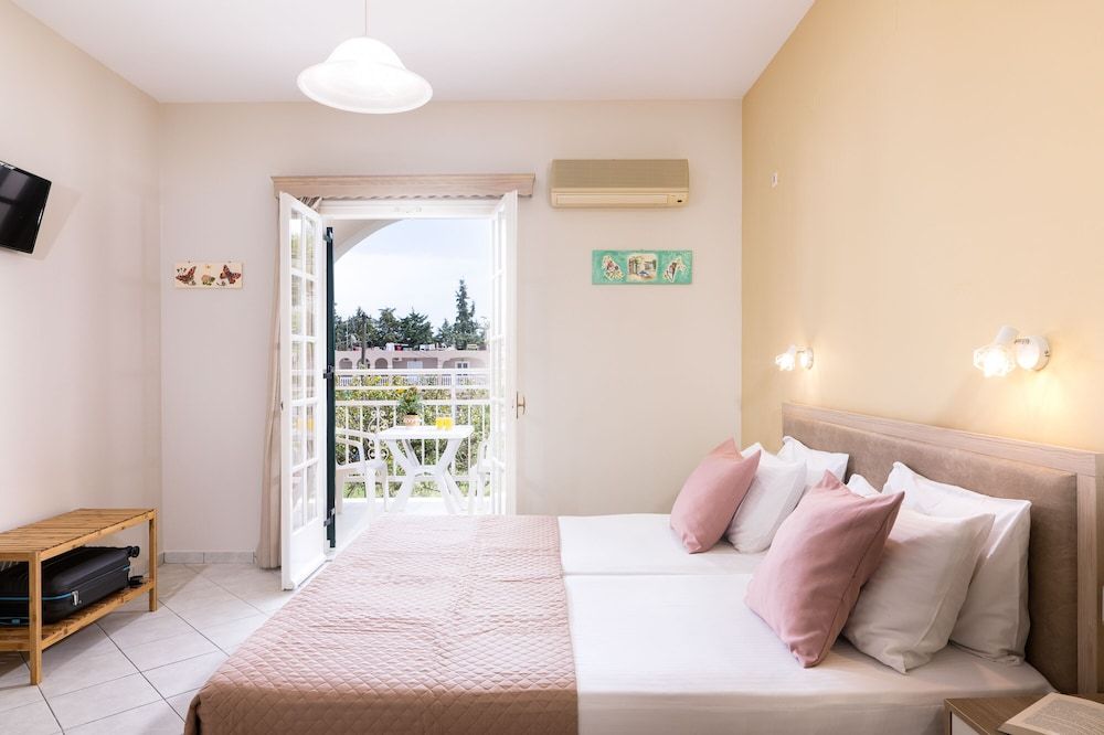 Standard Double or Twin Room, Garden View