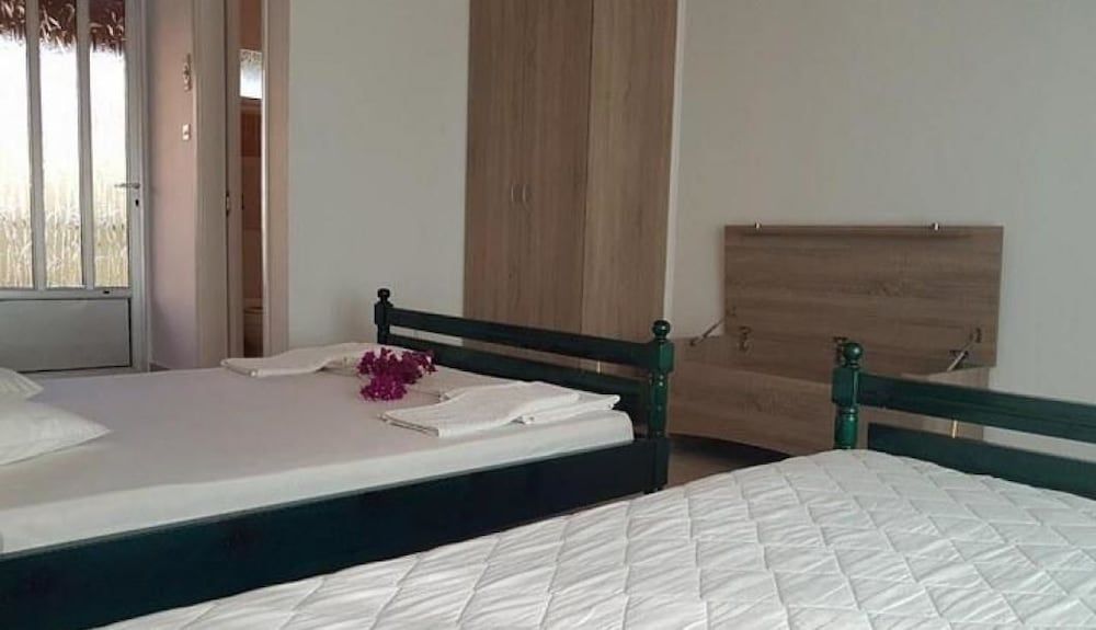 Basic Room, 1 Double Bed, Non Smoking, Courtyard View