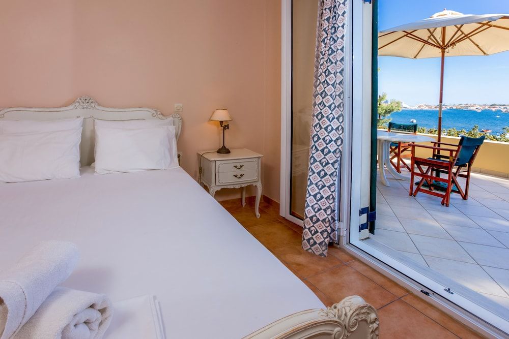 House, 3 Bedrooms, Sea View