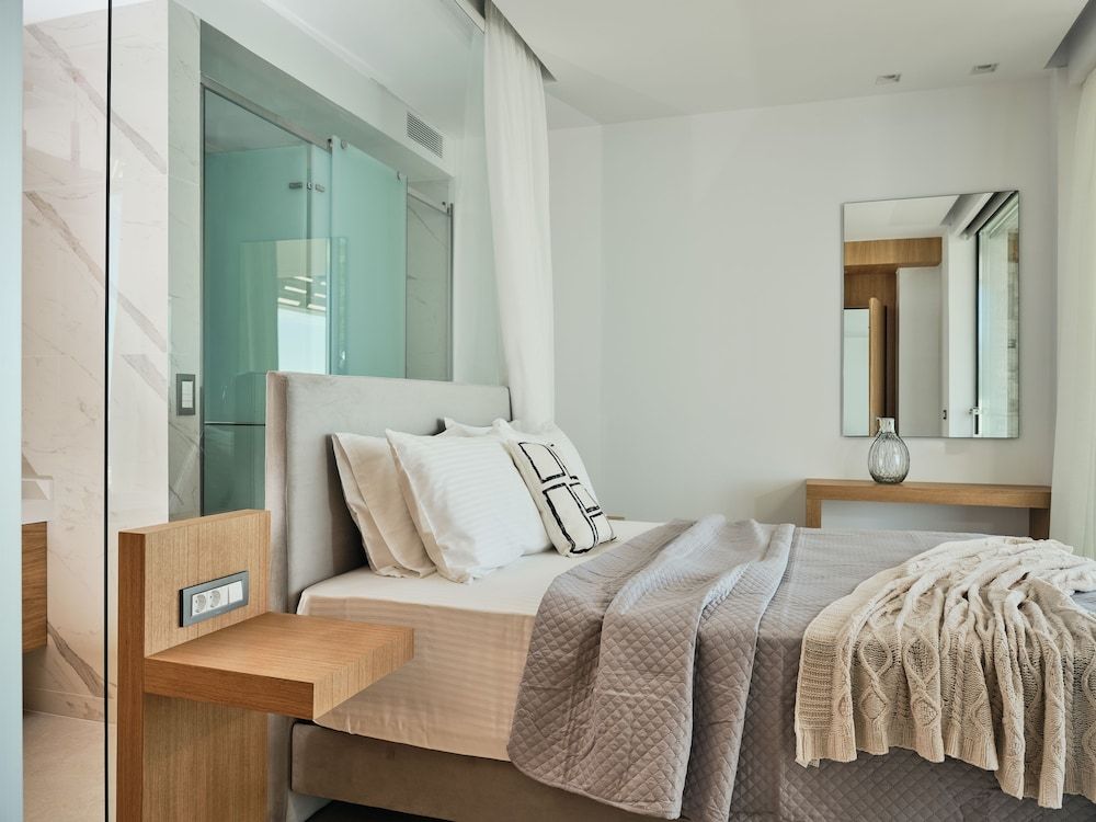 Luxury Villa, 4 Bedrooms, Private Pool, Sea View (Plumage)