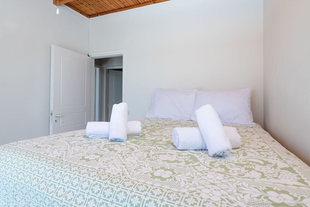 House, 2 Bedrooms