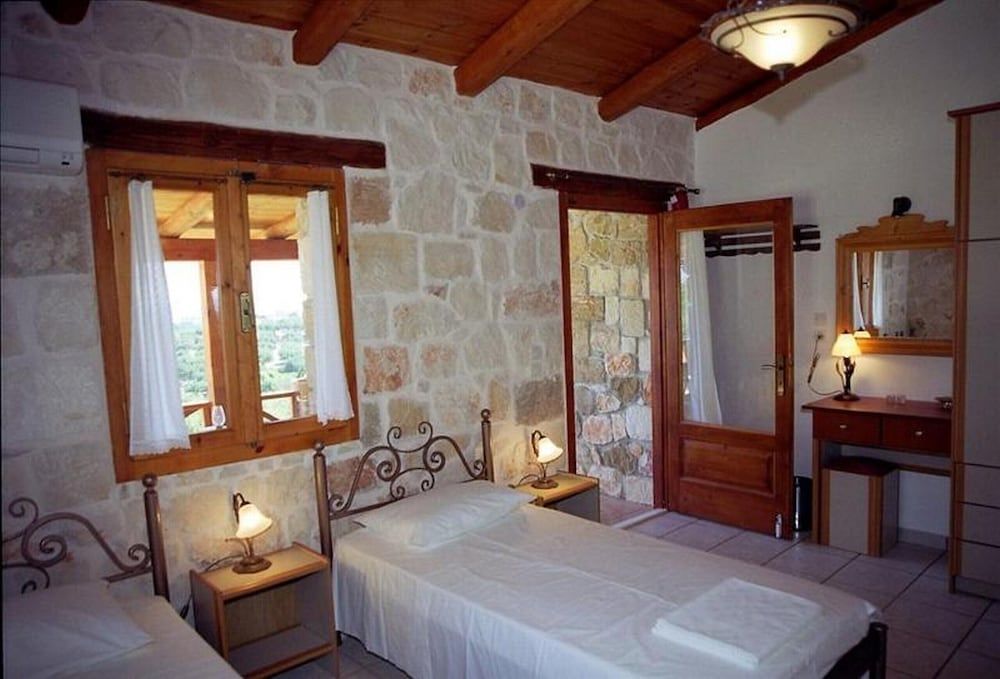 Traditional Apartment, 2 Bedrooms, Sea View (2)