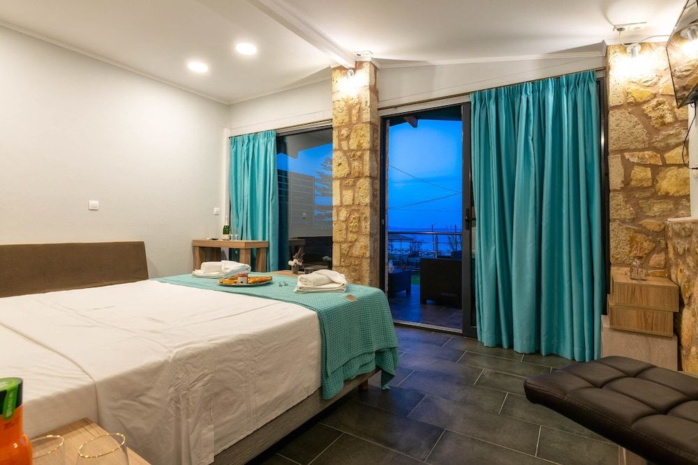 Superior Studio, Sea View (Triple)