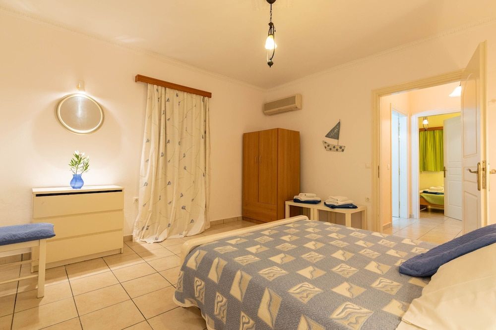 Comfort Villa, 2 Bedrooms, Pool Access, Garden View
