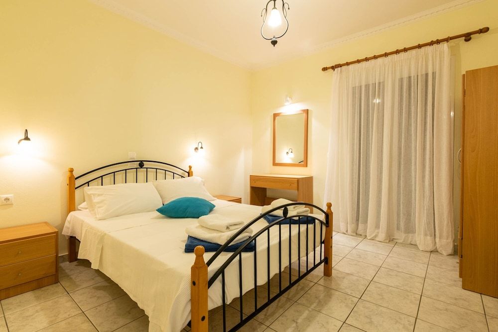 Villa, 3 Bedrooms, Pool Access, Pool View