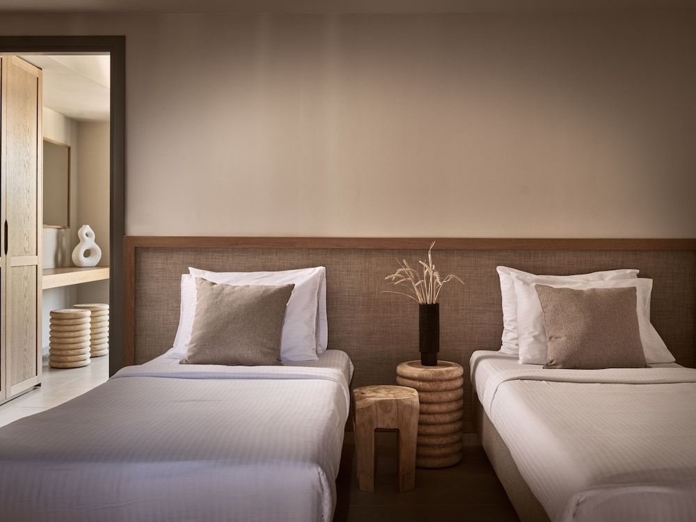 Friends & Family Suite