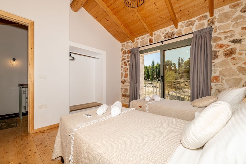 Villa, 2 Bedrooms, Pool View