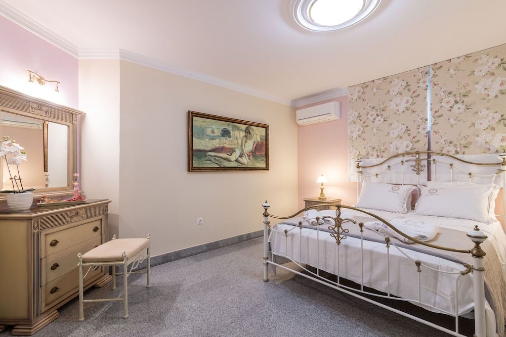 Villa, 5 Bedrooms, Balcony, Garden View