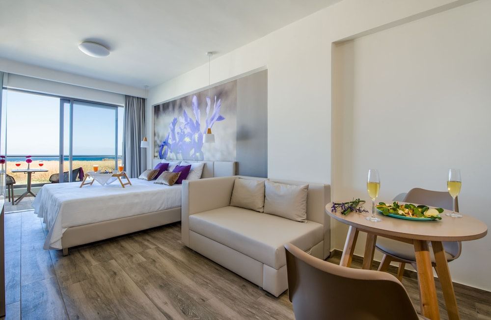 Superior Triple Room (Irida-Krino-Lavdano-Malotyra-Narkisso)