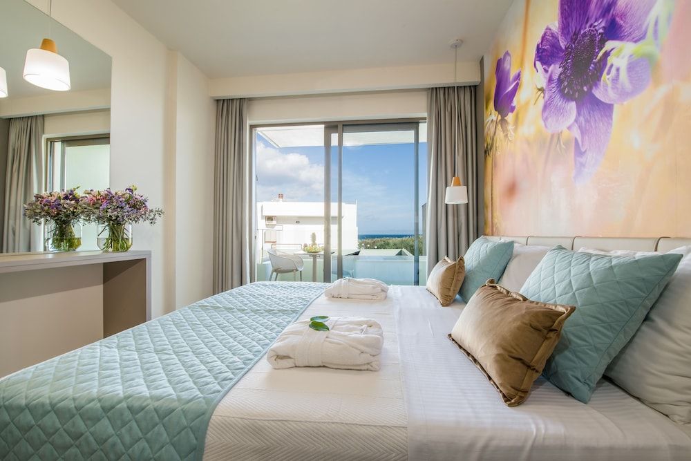 Standard Triple Room (Anemona-Calendula)