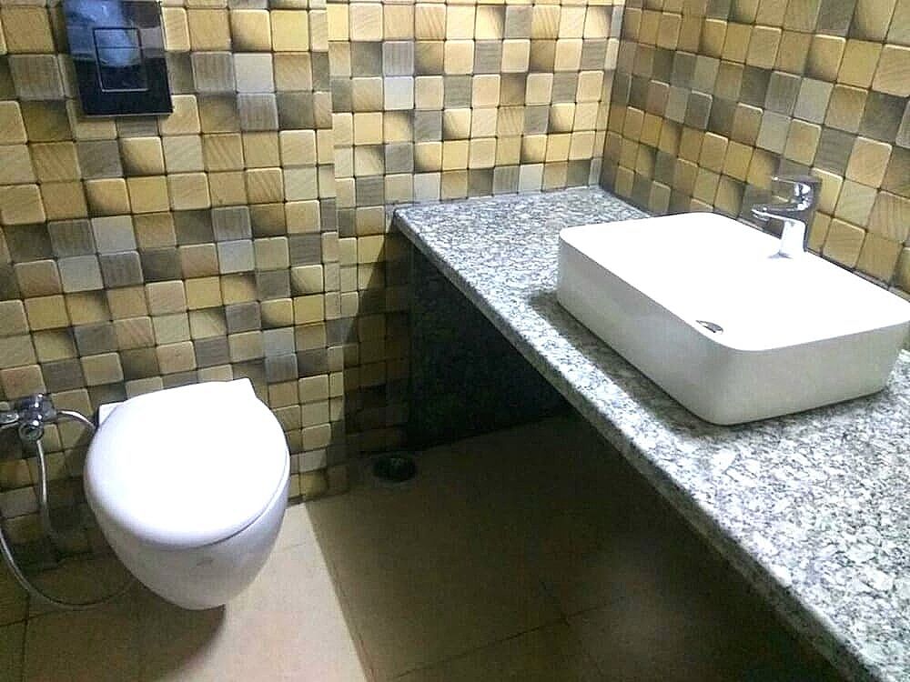 OYO 7845 Hotel Orchid Garden Deluxe Double Room 8