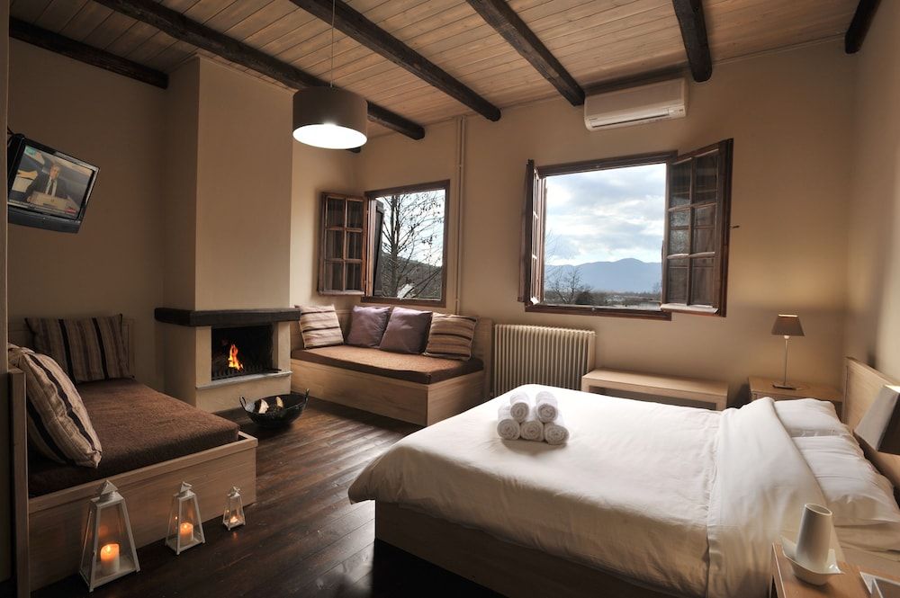 Gefyri Hotel Family Room 4