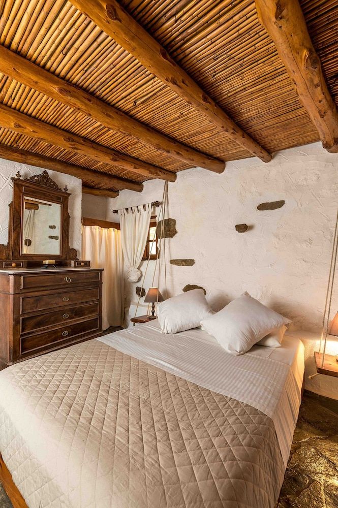 Traditional Cottage, Sea View (Harmony)