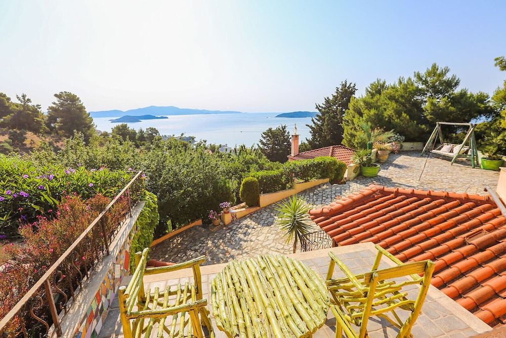 Villa Stratos Skiathos Luxury Apartment, Sea View (Fire - Perfect location) 6