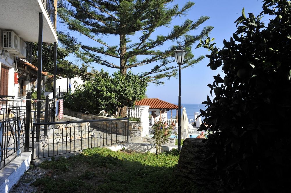 Fengeros Village