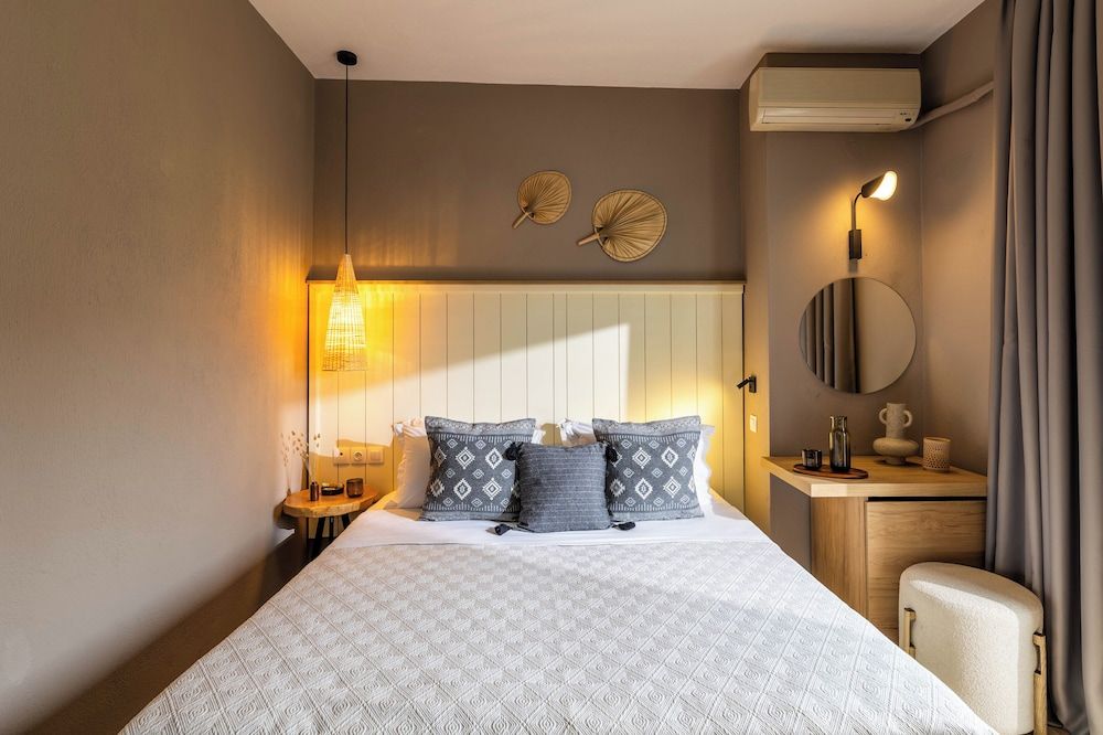 Economy Double or Twin Room, 1 Bedroom, Balcony, City View