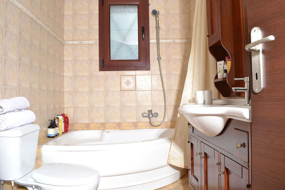 Villa Bella Loukisia Family Villa, Multiple Beds, Sea View, Beachside 16