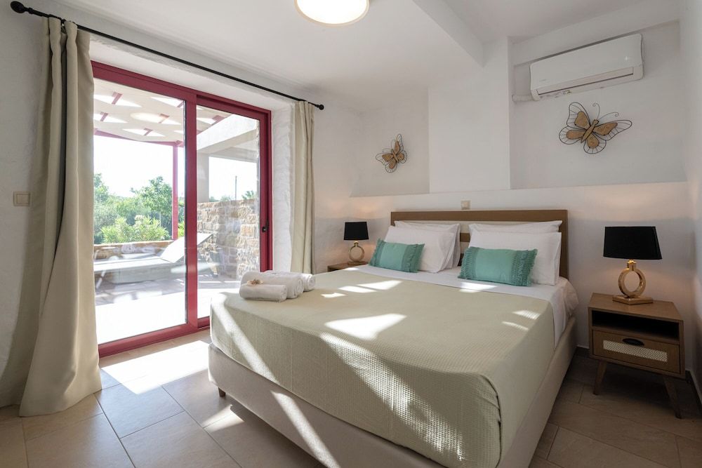 Ground Floor Suite Apartment