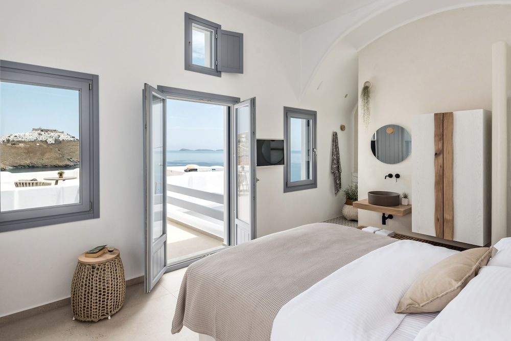 Honeymoon Suite (Saluti)