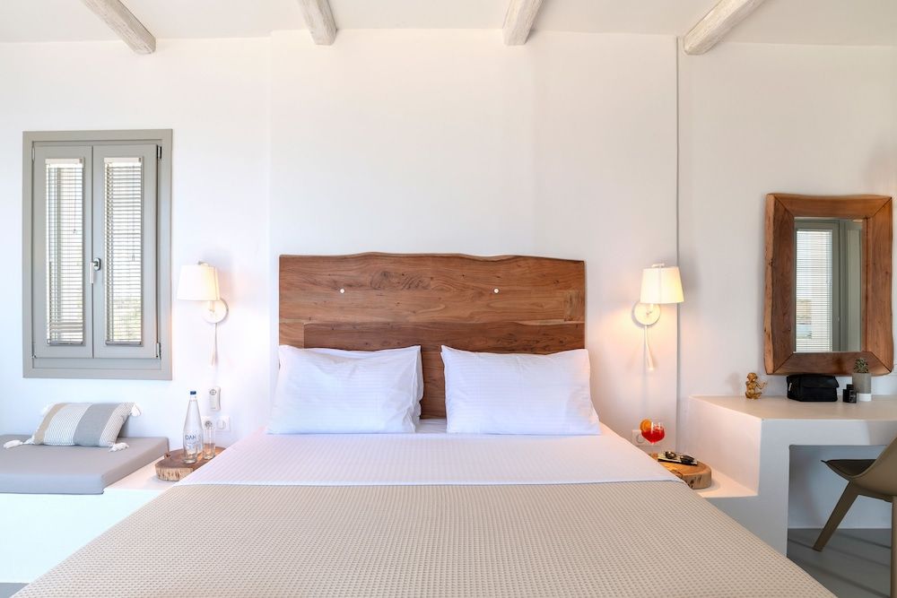360 Double Suite with Sea View and Jetted Tub