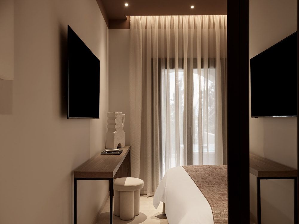 Comfort Room with Balcony