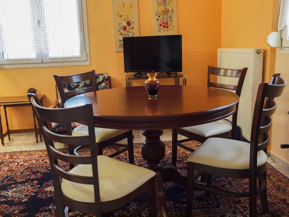 Charming Trikala Apartment With Garden & Central Heating Apartment, 1 Bedroom, Accessible, Garden View 7