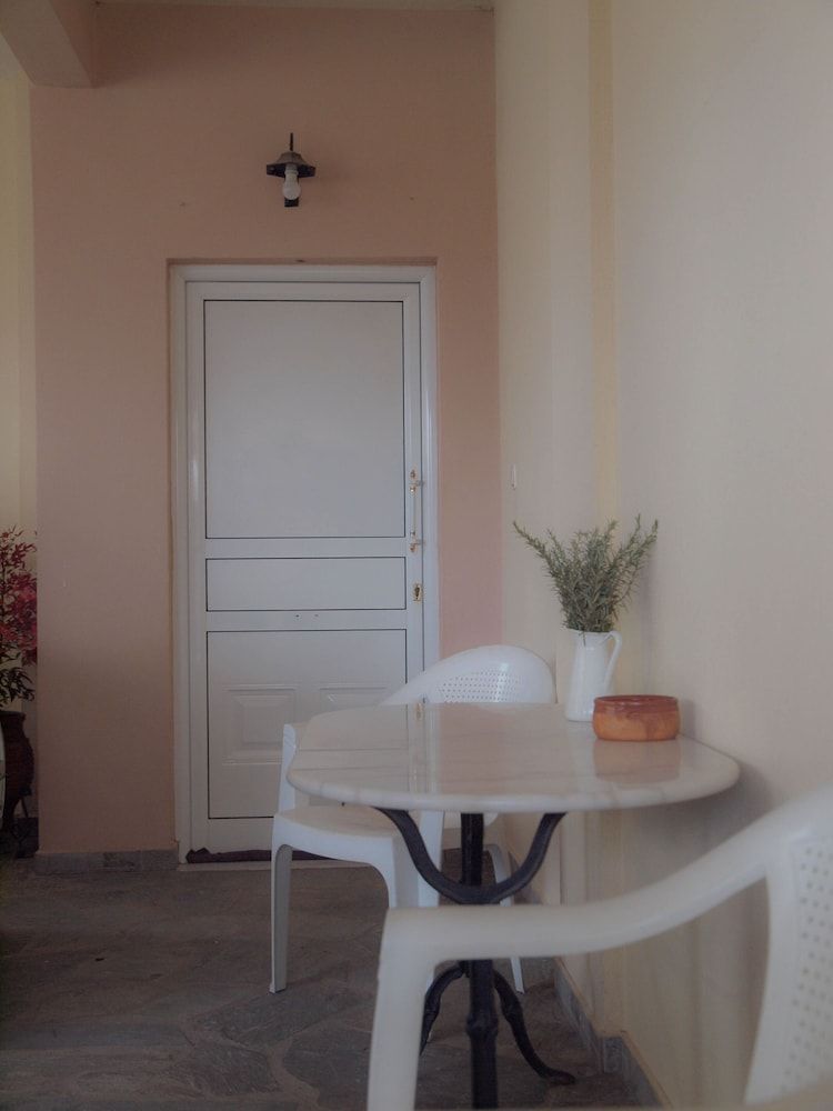 Charming Trikala Apartment With Garden & Central Heating Apartment, 1 Bedroom, Accessible, Garden View 19