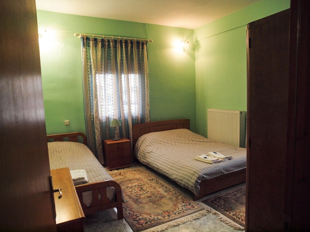 Charming Trikala Apartment With Garden & Central Heating Apartment, 1 Bedroom, Accessible, Garden View 3