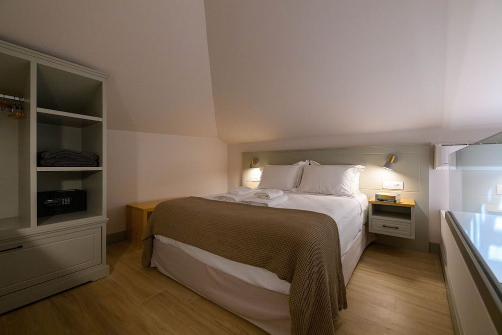 Luxury Suite (Helen, First Floor)