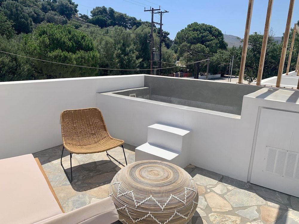 Suite, Jetted Tub (Aellia)