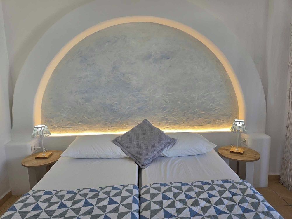 Superior Studio, 2 Twin Beds, Garden View, Ground Floor