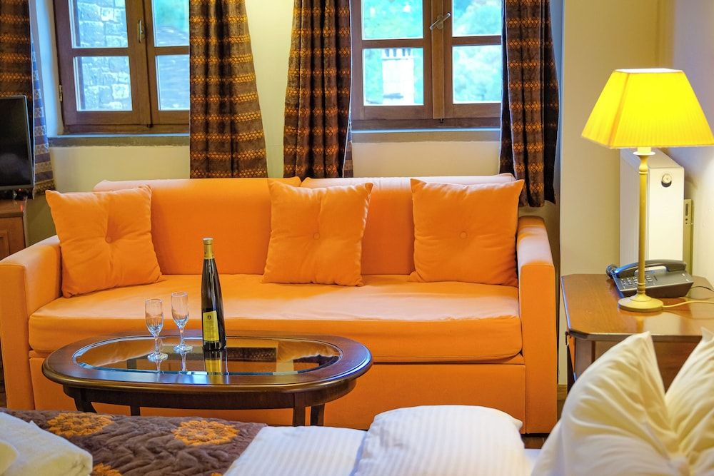 Deluxe Studio Suite, Fireplace, Mountain View