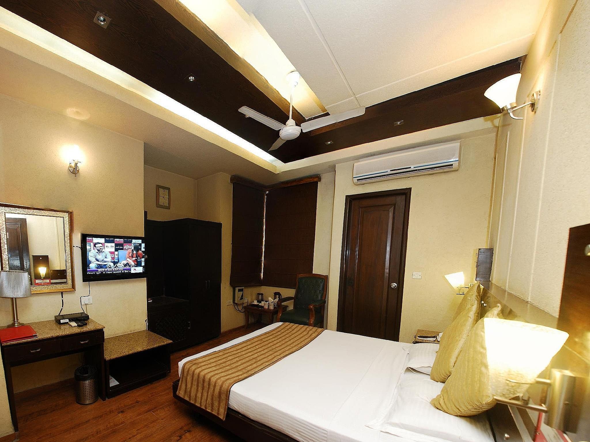 Royal Castle Grand Executive Room 3