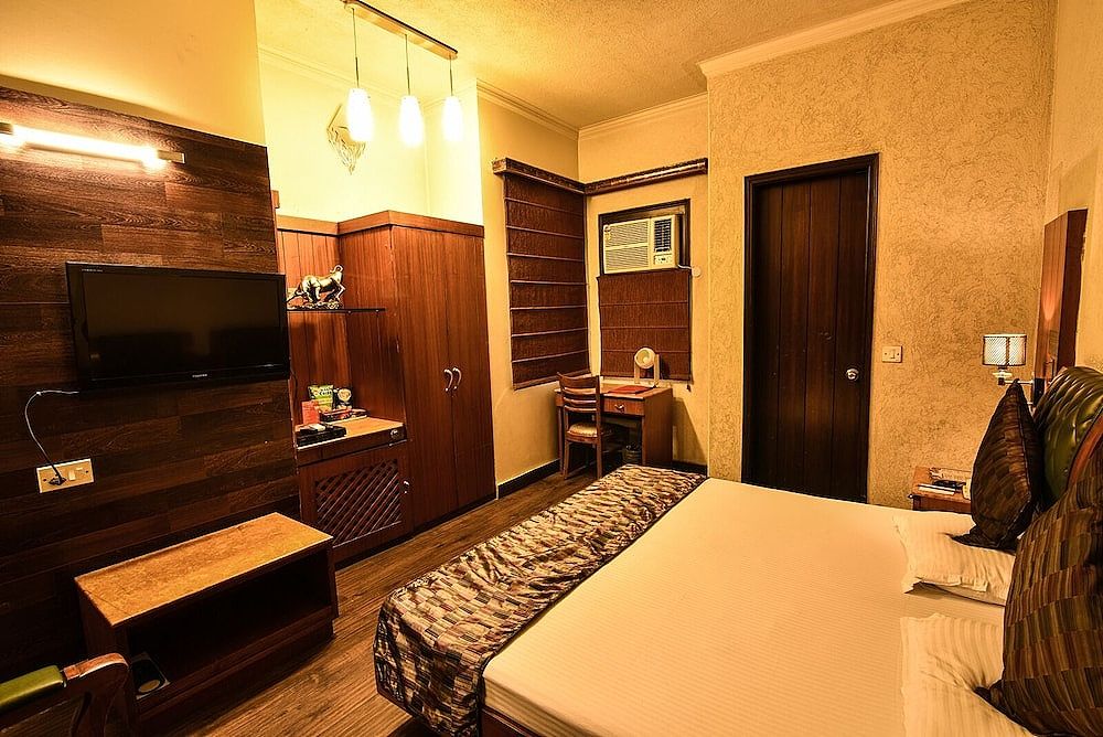 Royal Castle Grand Executive Room 10